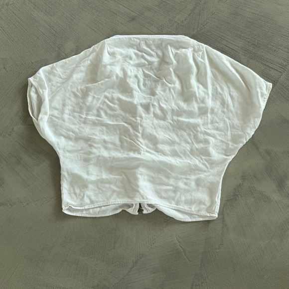 Abercrombie and Fitch White Cropped Batwing Button V -Neck Blouse - Picture 5 of 8